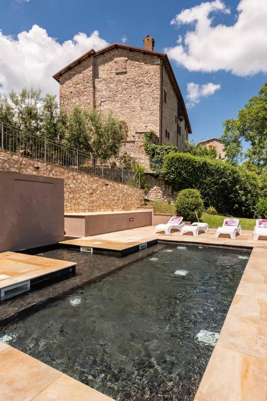 Aparthotel Il Castello Di Perchia Crocemaroggia Exteriér fotografie