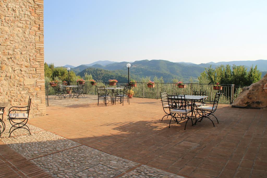 Aparthotel Il Castello Di Perchia Crocemaroggia Exteriér fotografie