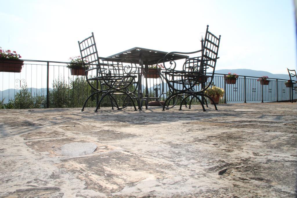 Aparthotel Il Castello Di Perchia Crocemaroggia Exteriér fotografie