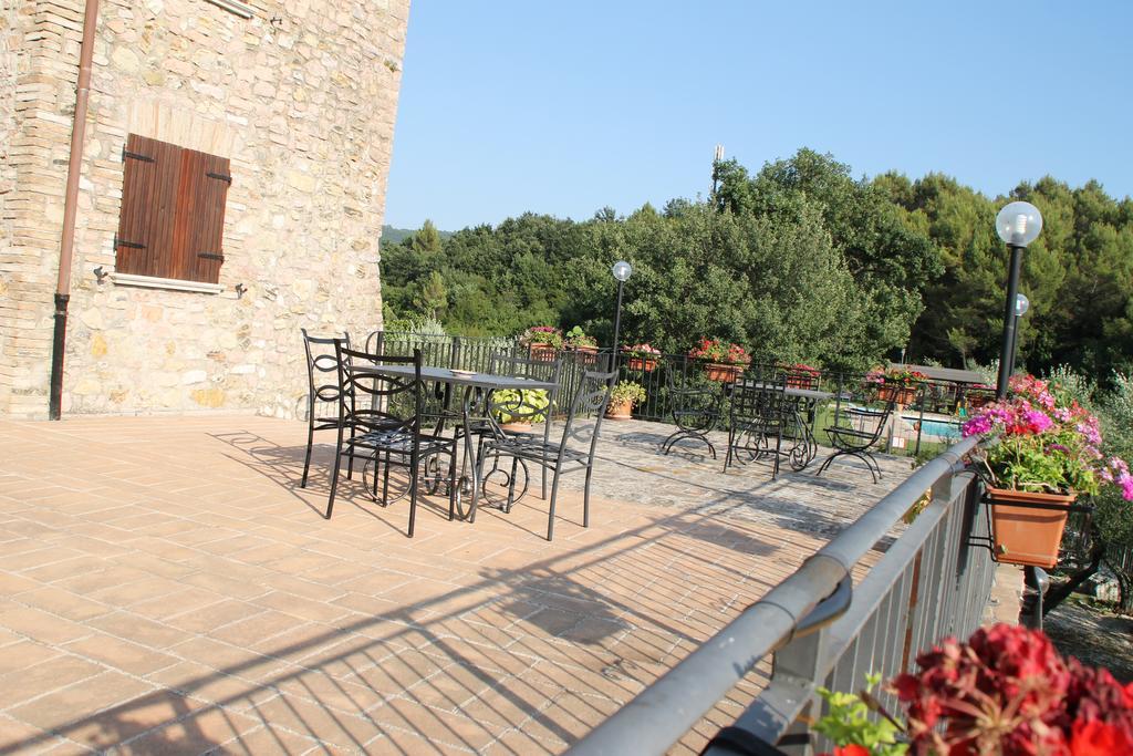 Aparthotel Il Castello Di Perchia Crocemaroggia Exteriér fotografie