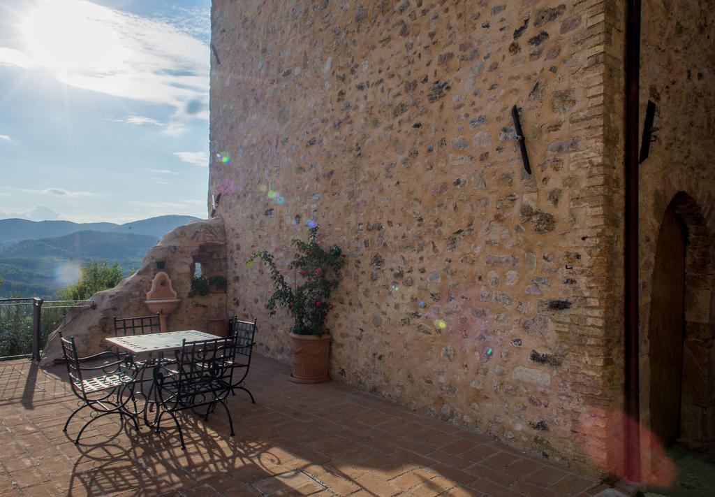 Aparthotel Il Castello Di Perchia Crocemaroggia Exteriér fotografie